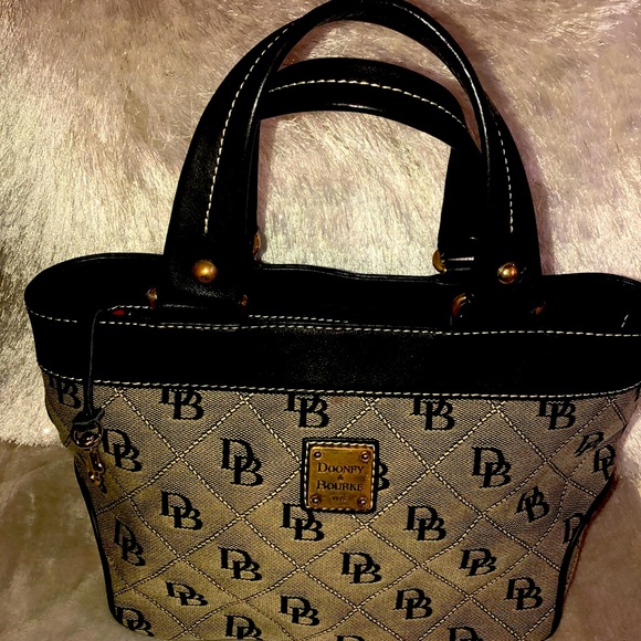 Dooney & Bourke